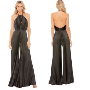NEW leena for Mac Duggal Halter Key Hole Neck Pleated Wide Leg Jumpsuit 27457